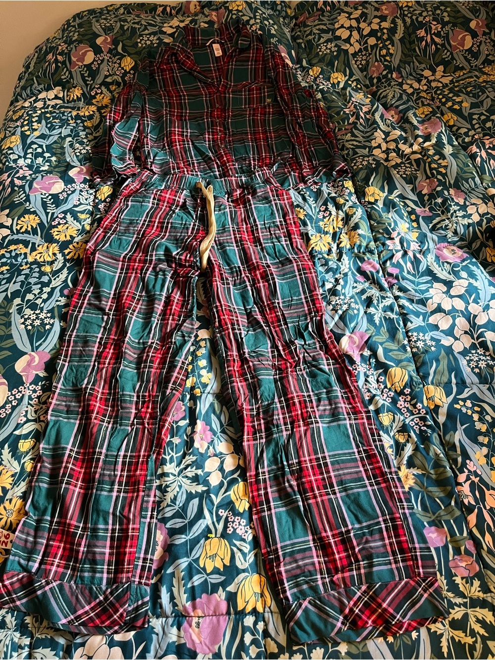 Victoria's Secret Red & Green Plaid Pajama Set Women’s Size Small